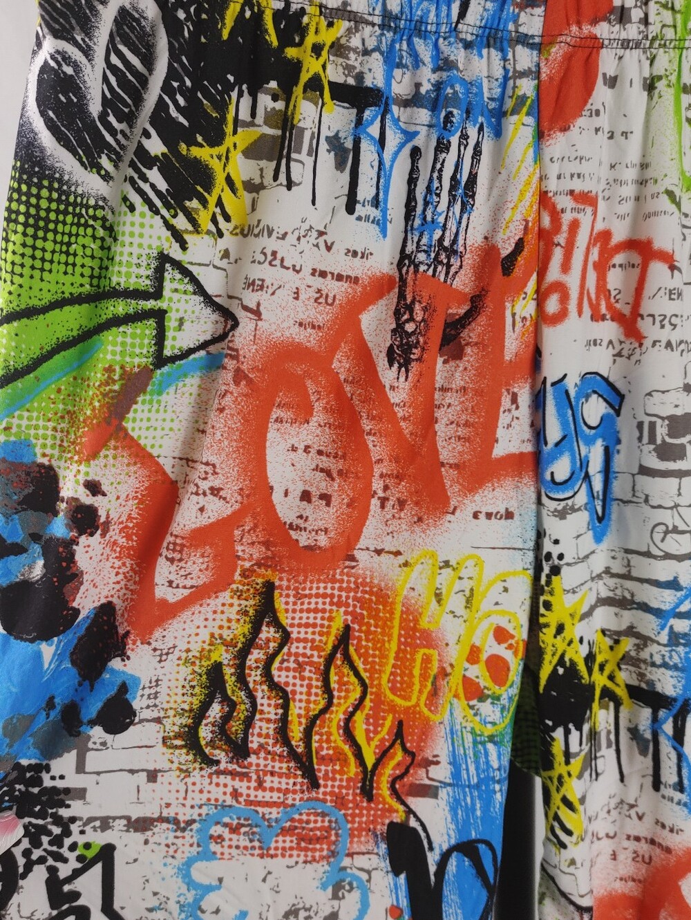 Paper + Tee Graffiti Print Bermuda Biker Shorts Women's 1X NWOT - Picture 6 of 10
